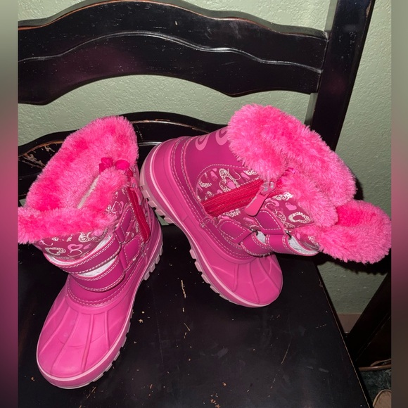 Ducko pink winter boots, size 12 for little girl. - Picture 2 of 6